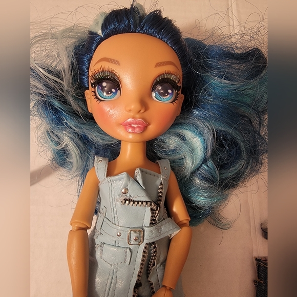 RAINBOW HIGH Skyler Bradshaw Fashion Doll - Picture 3 of 3